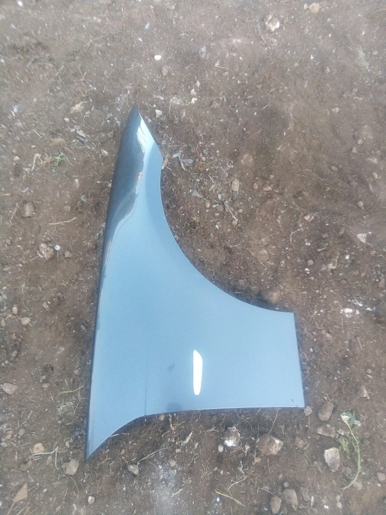 Калник десен Бмв 320д Е90