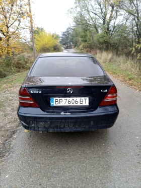 Mercedes-Benz C 220 Седан, снимка 7