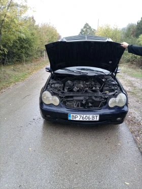 Mercedes-Benz C 220 Седан, снимка 2
