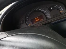 Mercedes-Benz C 220 Седан, снимка 14