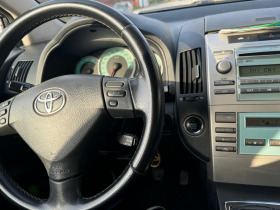 Toyota Corolla verso 2.2 , снимка 10 - Автомобили и джипове - 45844008