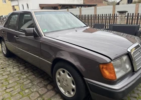 Mercedes-Benz 124, снимка 2