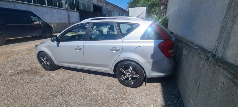 Kia Ceed 1.6 crdi , снимка 5 - Автомобили и джипове - 48731520