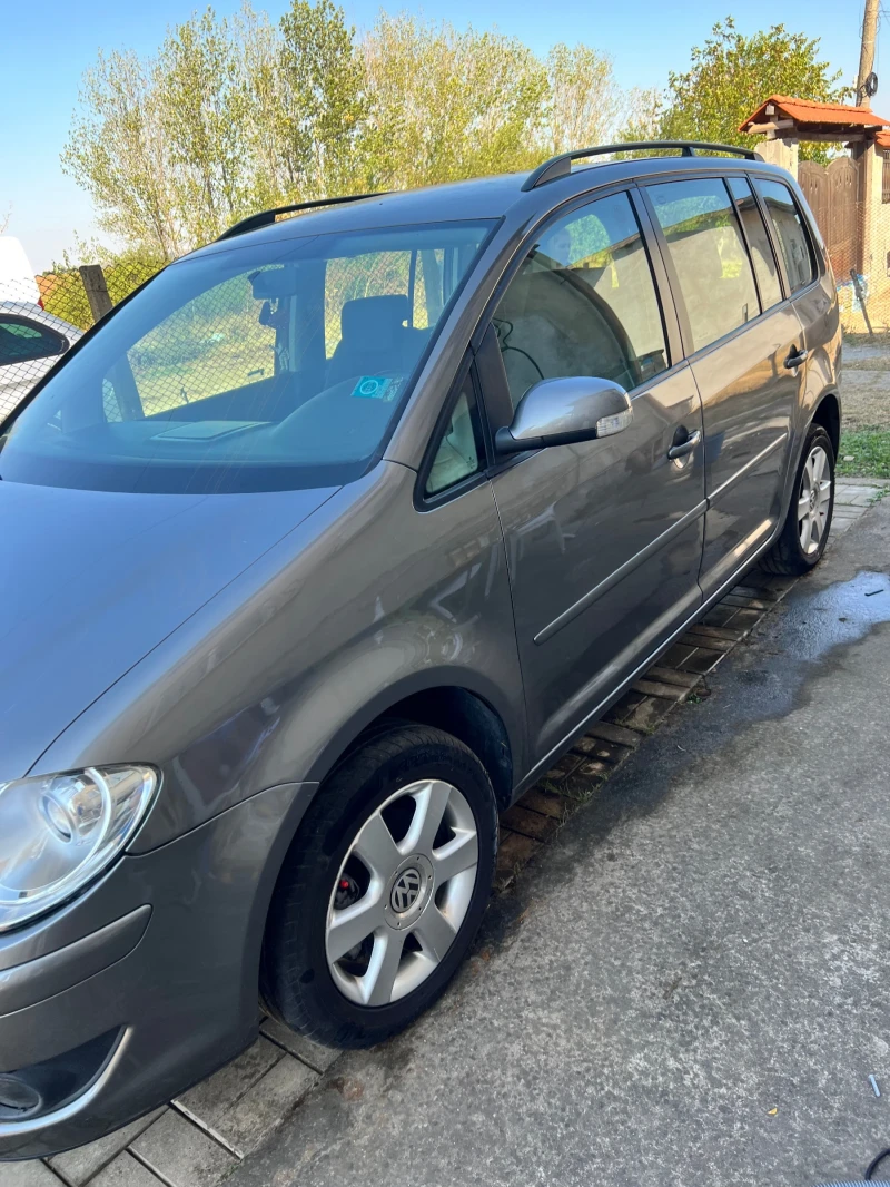 VW Touran, снимка 2 - Автомобили и джипове - 47019476