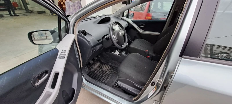 Toyota Yaris 1.3-87кс БЕНЗИН , снимка 9 - Автомобили и джипове - 49550655