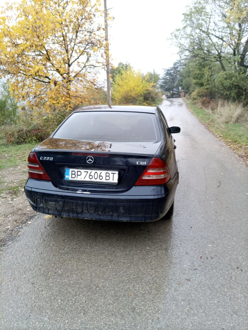 Mercedes-Benz C 220 Седан, снимка 6 - Автомобили и джипове - 52101175