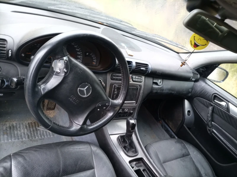 Mercedes-Benz C 220 Седан, снимка 10 - Автомобили и джипове - 52101175