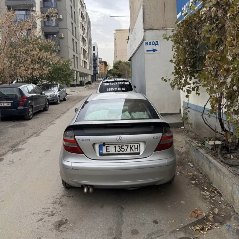 Mercedes-Benz C 220, снимка 4 - Автомобили и джипове - 52289575