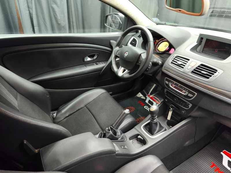 Renault Megane 1.9dci 131k.c 6c.k , снимка 12 - Автомобили и джипове - 52373957