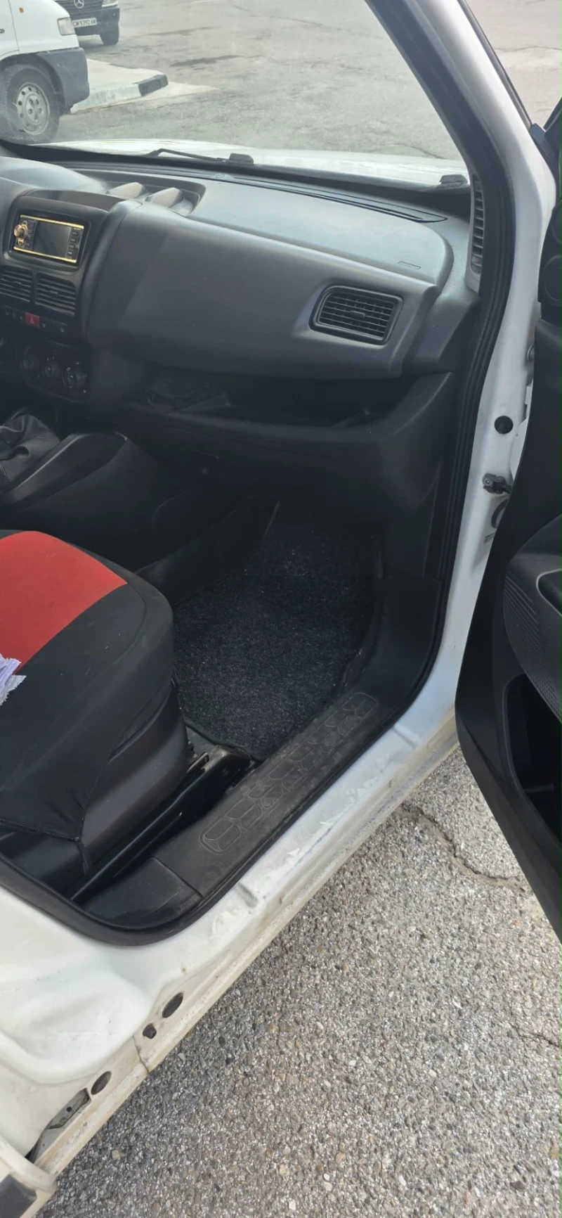 Fiat Doblo 1.3 Multijet, снимка 7 - Автомобили и джипове - 52617343