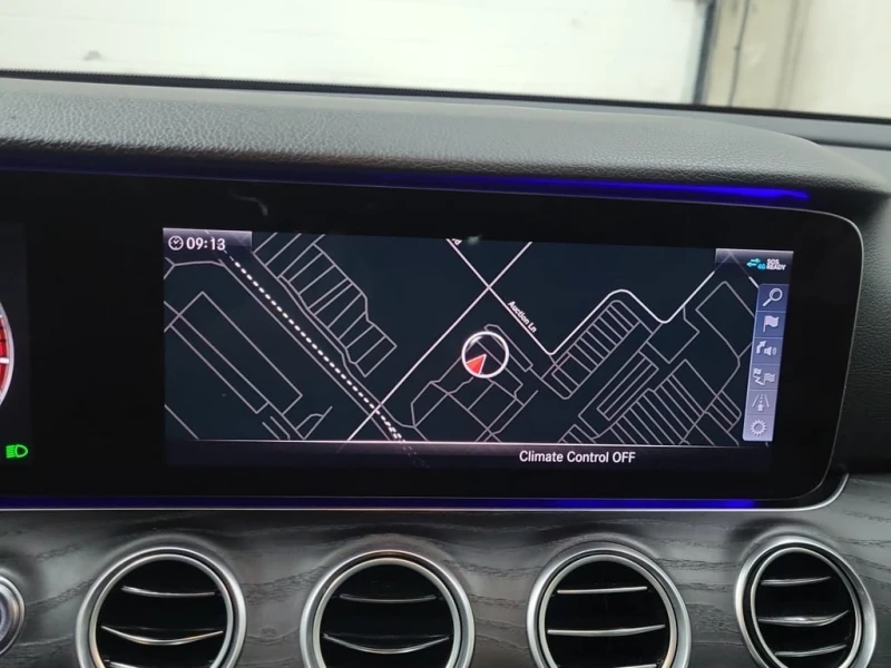 Mercedes-Benz E 300  4MATIC | AMBIENT | 360 | BURMESTER | CARFAX, снимка 9 - Автомобили и джипове - 53459879