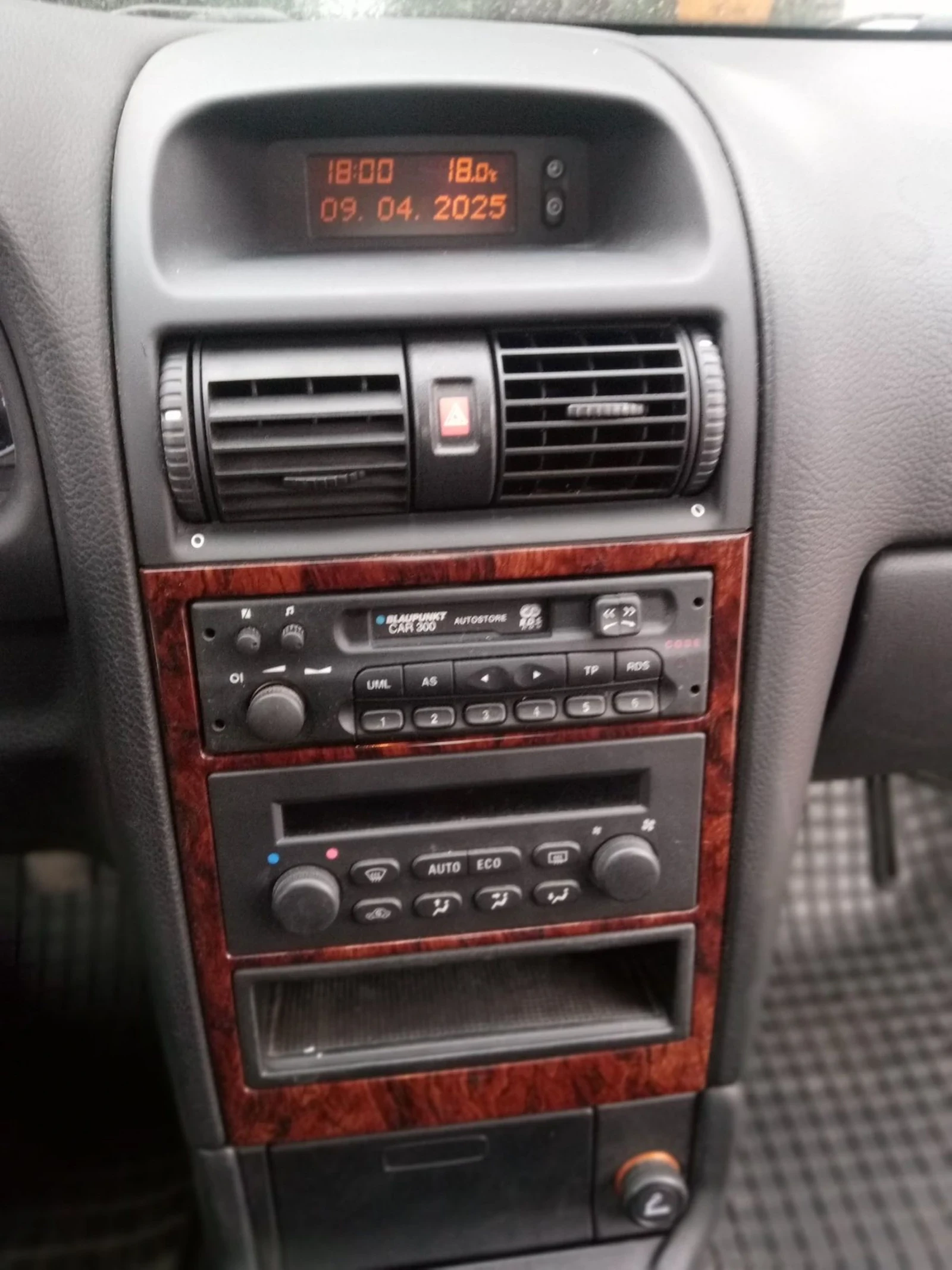 Opel Astra 1.6 SE 84 к.с. - изображение 9