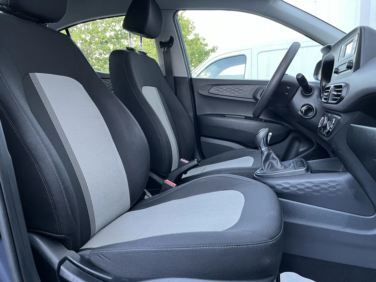 Hyundai I10 Automatic 1.2 86 к.с 4 цилиндъра в Гаранция - изображение 8