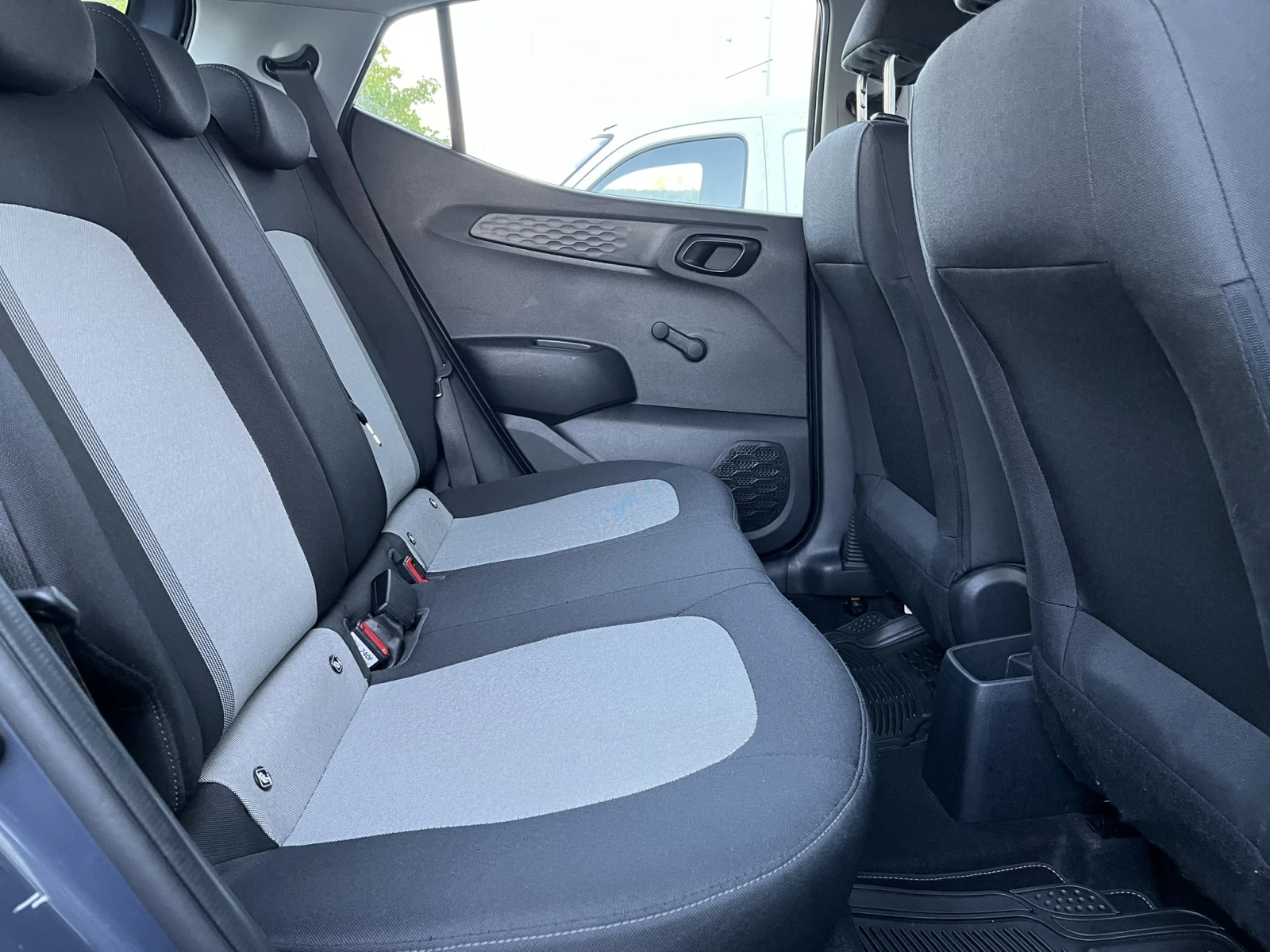 Hyundai I10 Automatic 1.2 86 к.с 4 цилиндъра в Гаранция - изображение 9