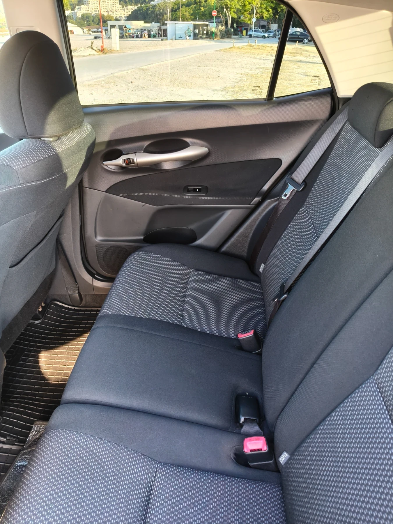 Toyota Auris, снимка 4 - Автомобили и джипове - 53734468