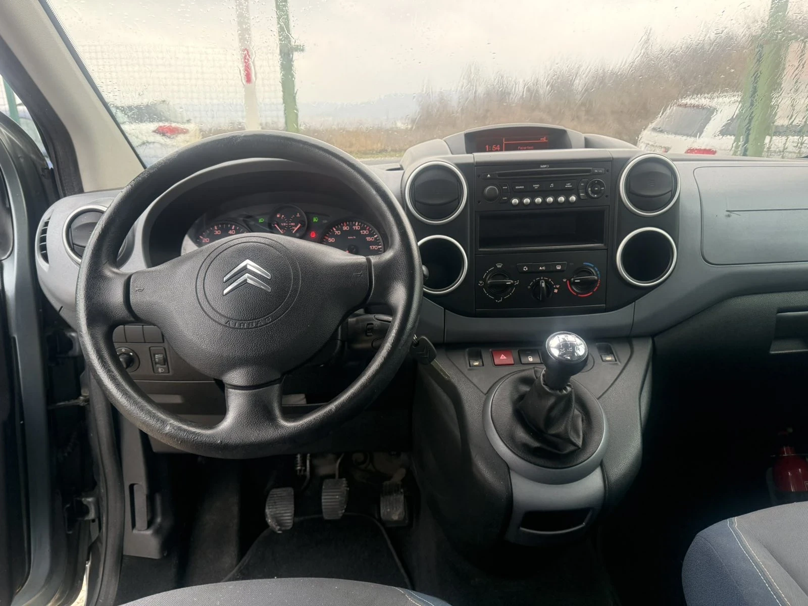 Citroen Berlingo 1.6HDI 4+ 1 MULTISPACE БАРТЕР ЛИЗИНГ, снимка 7 - Автомобили и джипове - 53967086