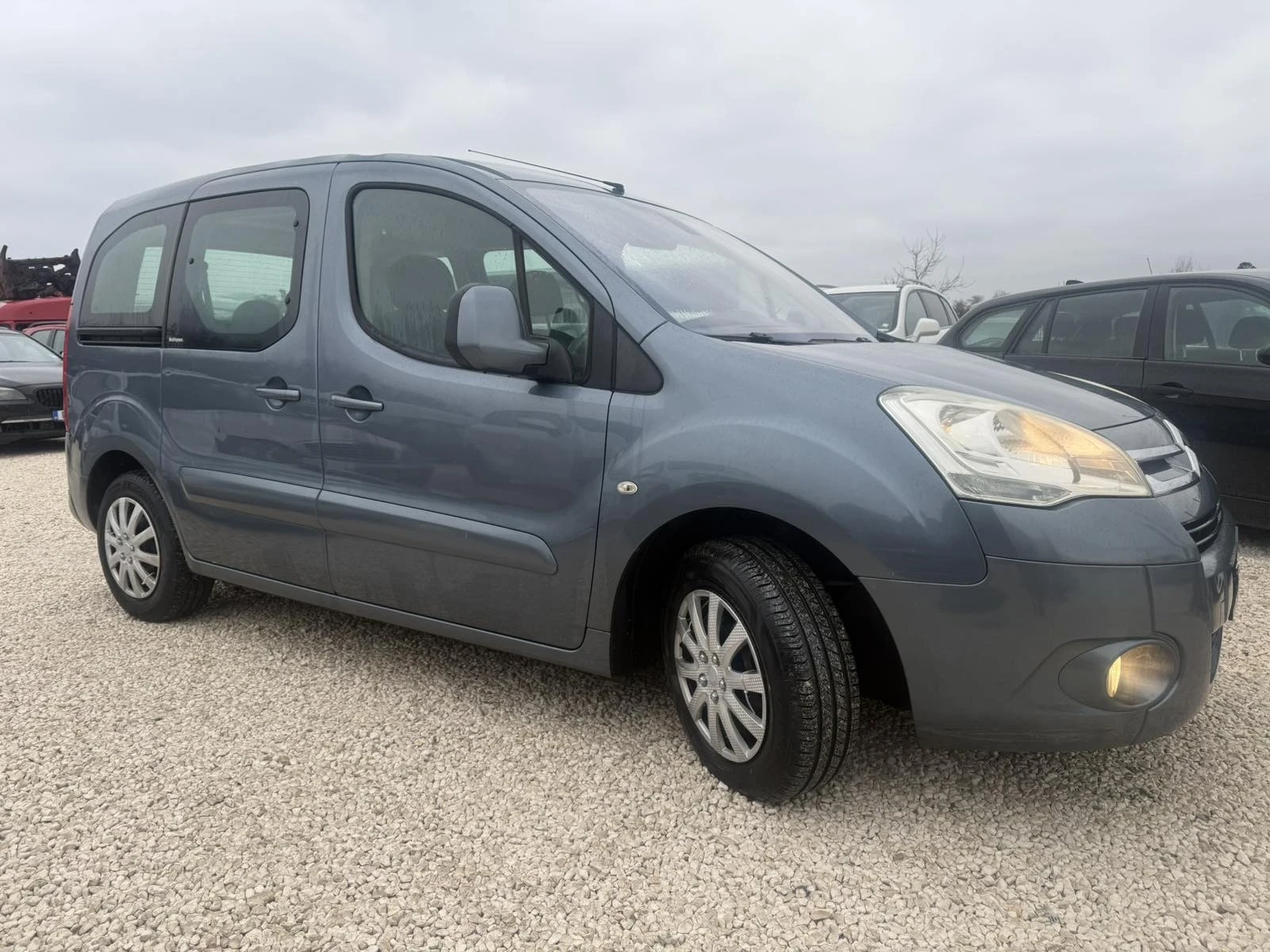 Citroen Berlingo 1.6HDI 4+ 1 MULTISPACE БАРТЕР ЛИЗИНГ, снимка 3 - Автомобили и джипове - 53967086
