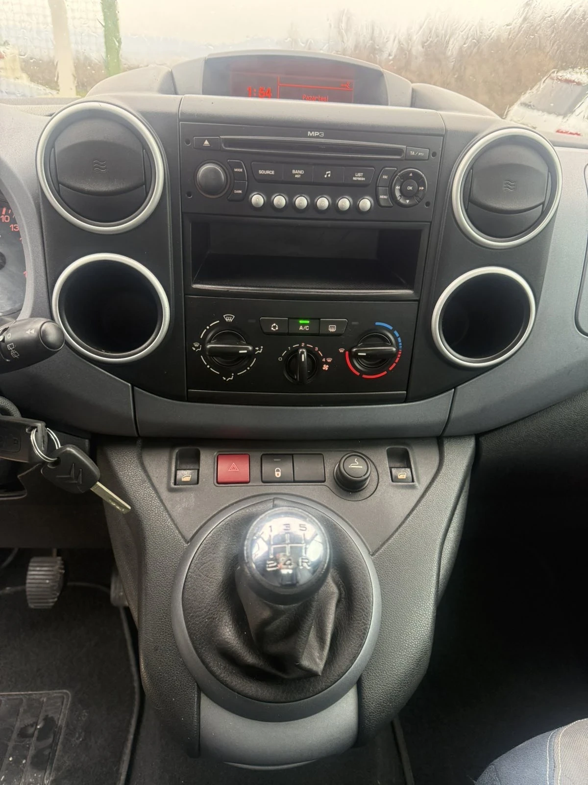 Citroen Berlingo 1.6HDI 4+ 1 MULTISPACE БАРТЕР ЛИЗИНГ, снимка 9 - Автомобили и джипове - 53967086