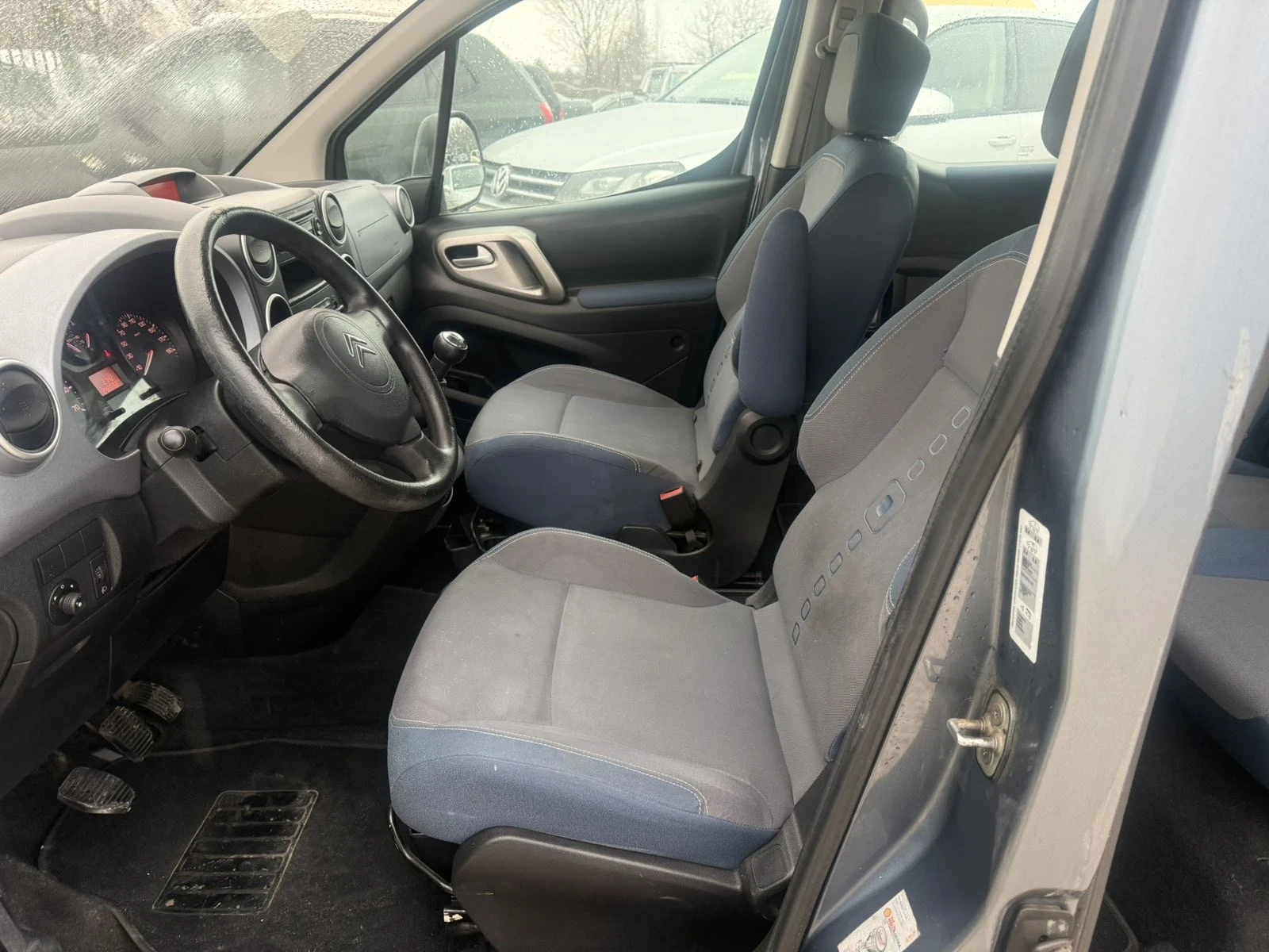 Citroen Berlingo 1.6HDI 4+ 1 MULTISPACE БАРТЕР ЛИЗИНГ, снимка 8 - Автомобили и джипове - 53967086