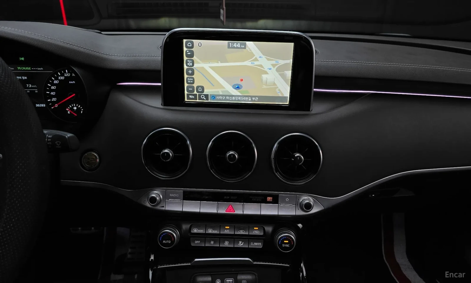 Kia Stinger Топ цена\Реални километри\ Фулл екстри, снимка 16 - Автомобили и джипове - 55584058
