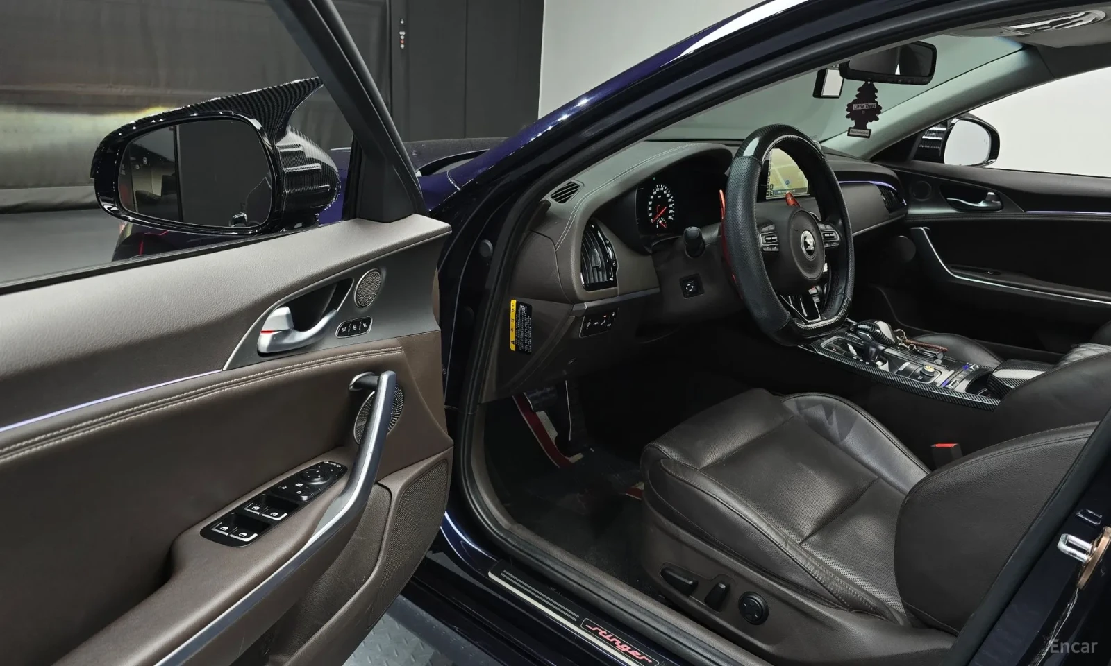 Kia Stinger Топ цена\Реални километри\ Фулл екстри, снимка 10 - Автомобили и джипове - 55584058