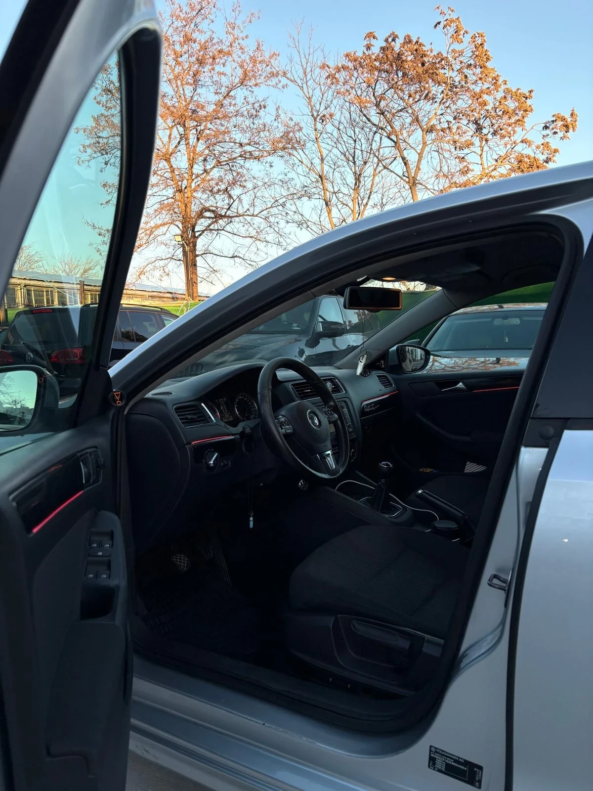 VW Jetta, снимка 14 - Автомобили и джипове - 55989935