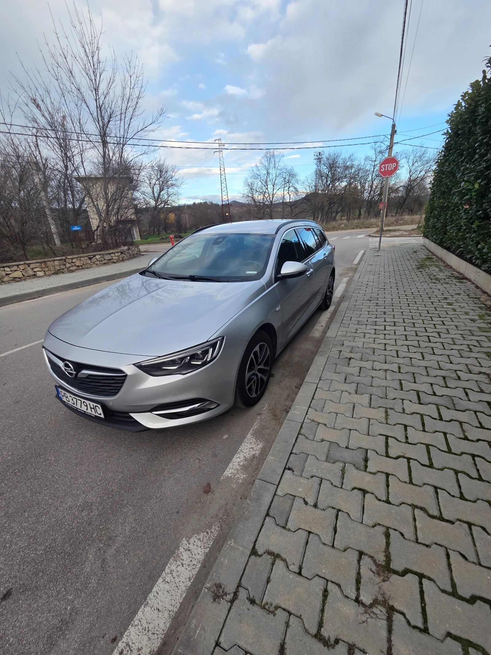 Opel Insignia SPORTS TOURER, снимка 2 - Автомобили и джипове - 56021464