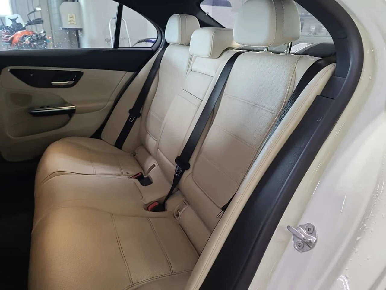 Mercedes-Benz C 300 * CARFAX * 2 ����� * �������� *  | Mobile.bg � ����������� 12