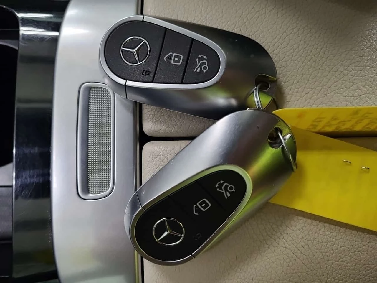 Mercedes-Benz C 300 * CARFAX * 2 ����� * �������� *  | Mobile.bg � ����������� 8