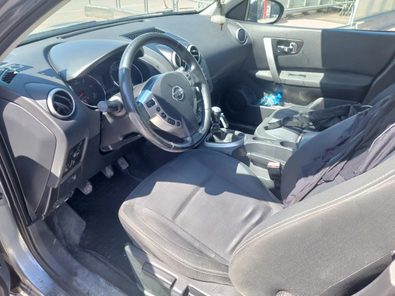 Nissan Qashqai, снимка 7 - Автомобили и джипове - 46488155