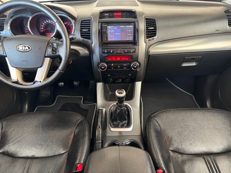 Kia Sorento 2.2CRDi* 197кс* 4x4* НАВИ* КОЖА* EURO5, снимка 13 - Автомобили и джипове - 51115598