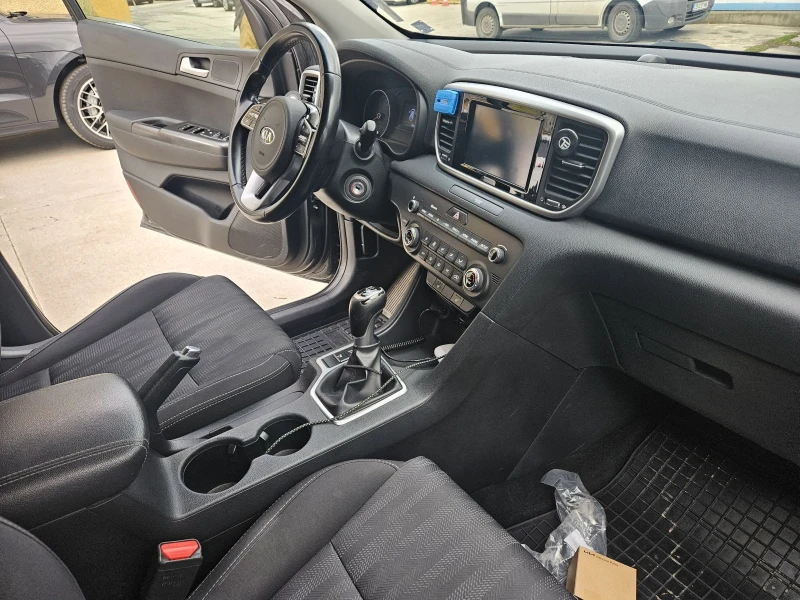 Kia Sportage 4x4 1.6 crdi 4WD ГАРАНЦИЯ, снимка 9 - Автомобили и джипове - 52542785