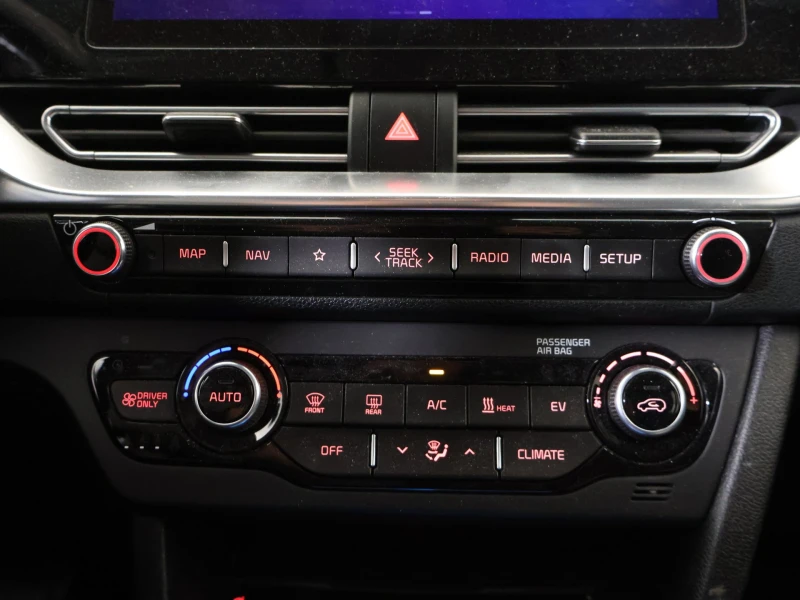 Kia Niro 100% SOH 65 kWh ExecutiveLine, снимка 15 - Автомобили и джипове - 52501598