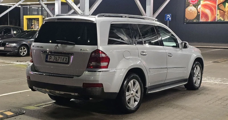 Mercedes-Benz GL 320 3.2 CDI, снимка 3 - Автомобили и джипове - 52907296