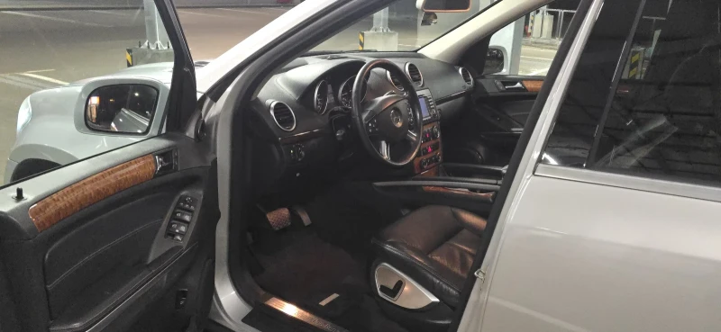 Mercedes-Benz GL 320 3.2 CDI, снимка 6 - Автомобили и джипове - 52907296
