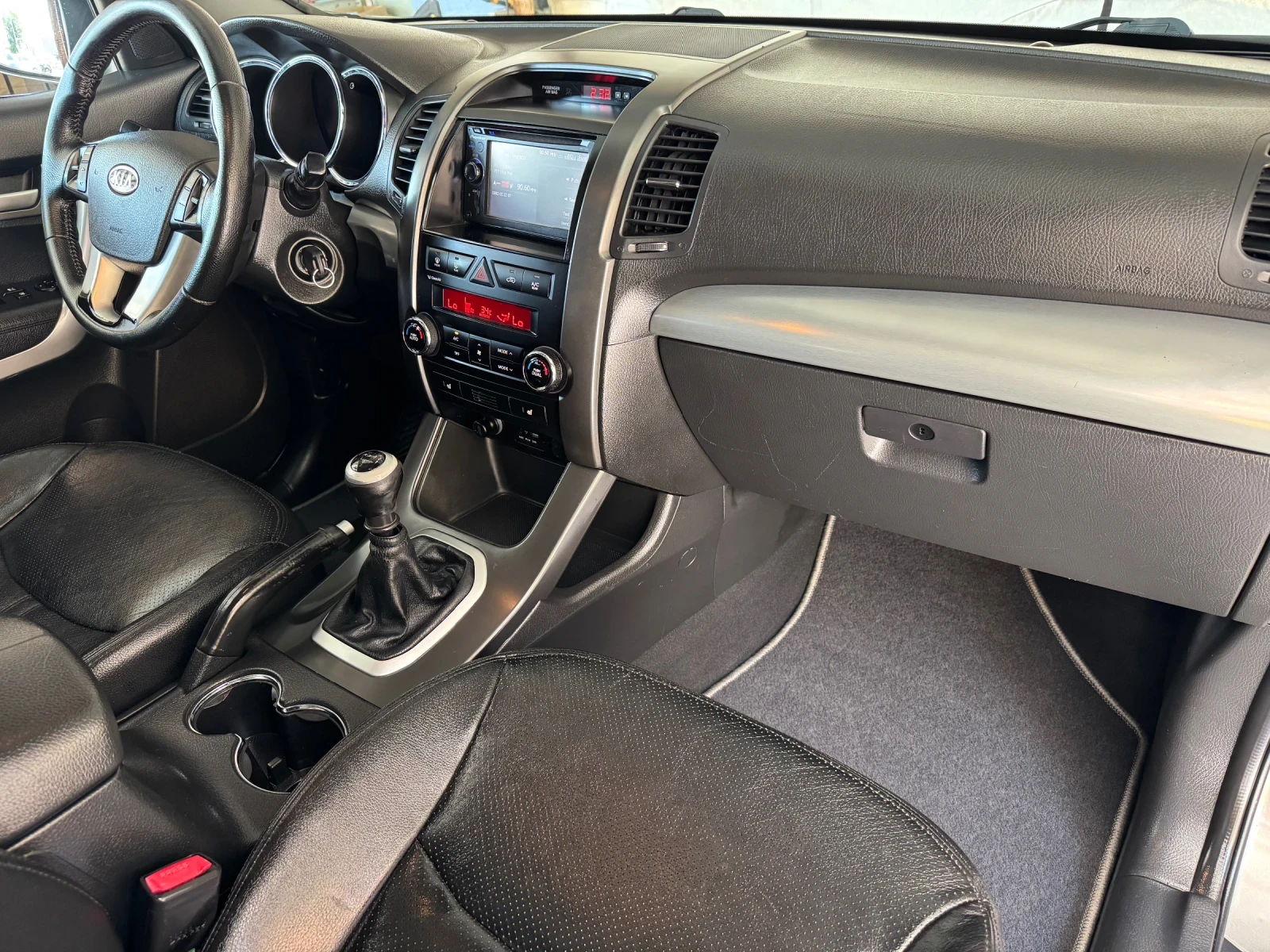 Kia Sorento 2.2CRDi* 197* 4x4* * * EURO5 | Mobile.bg   14