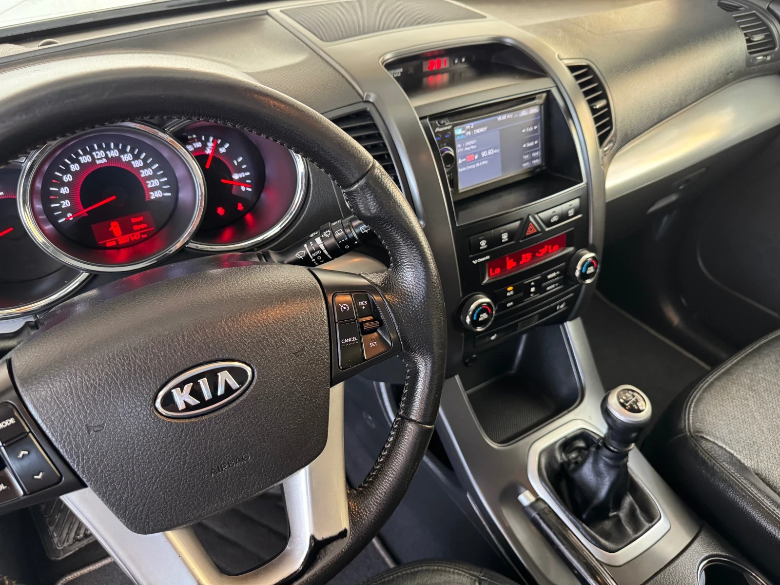 Kia Sorento 2.2CRDi* 197* 4x4* * * EURO5 | Mobile.bg   12