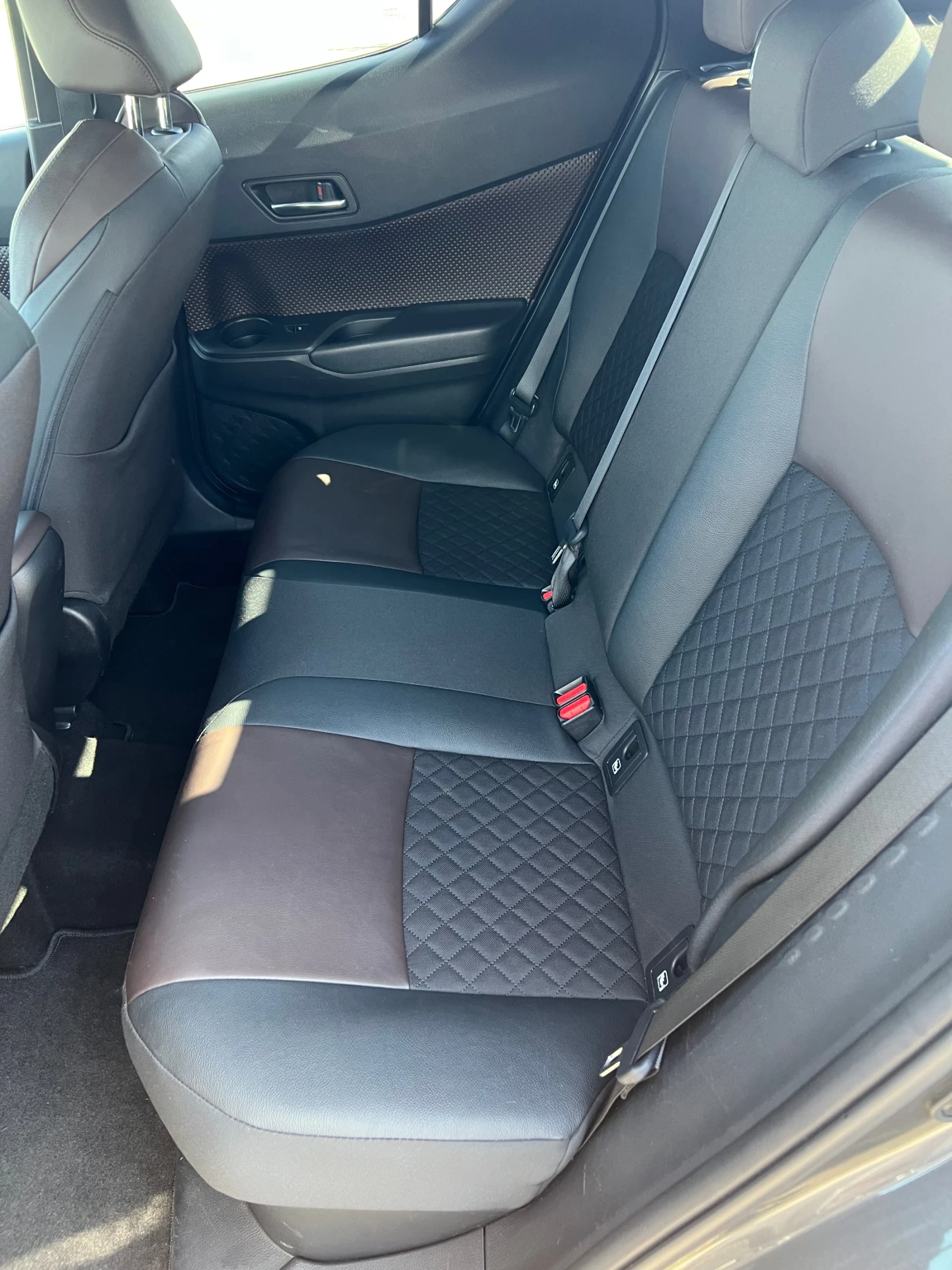 Toyota C-HR 1-8 Хибрид 122кс Фул лед - изображение 10