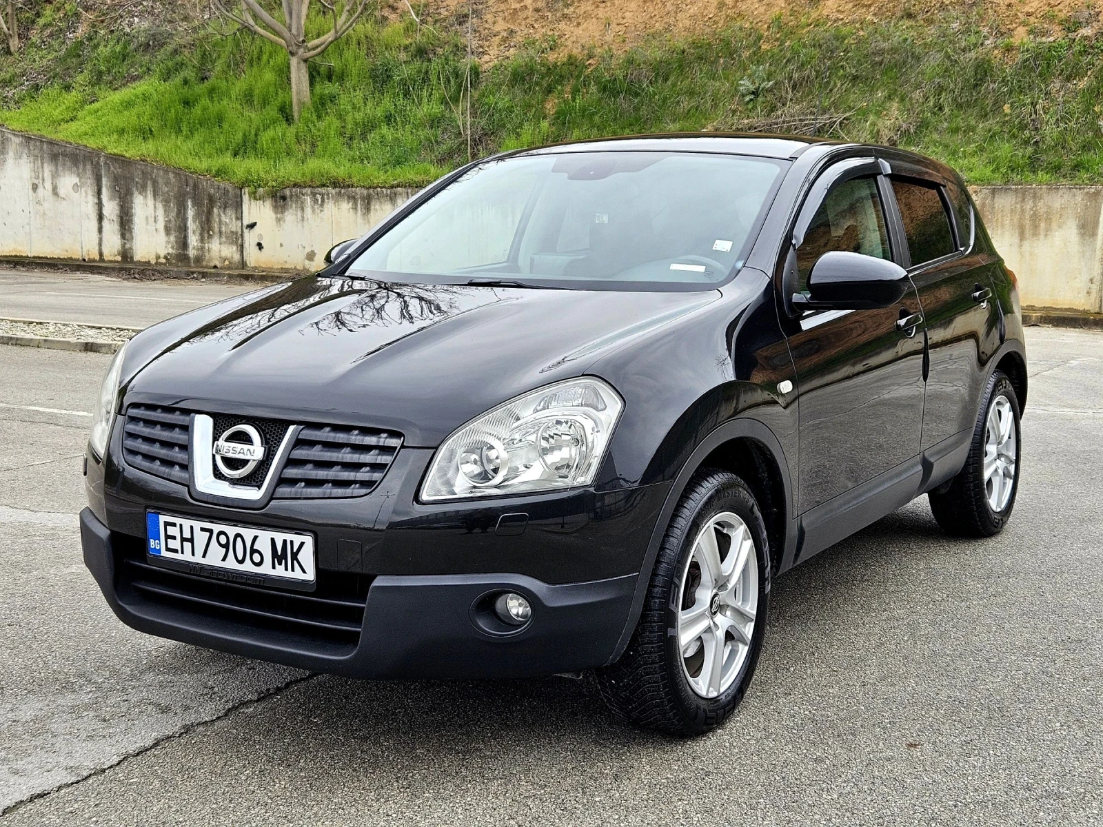 Nissan Qashqai ГАЗ-БЕНЗИН КОЖА НАВИГАЦИЯ 4Х4 , снимка 3 - Автомобили и джипове - 54169550