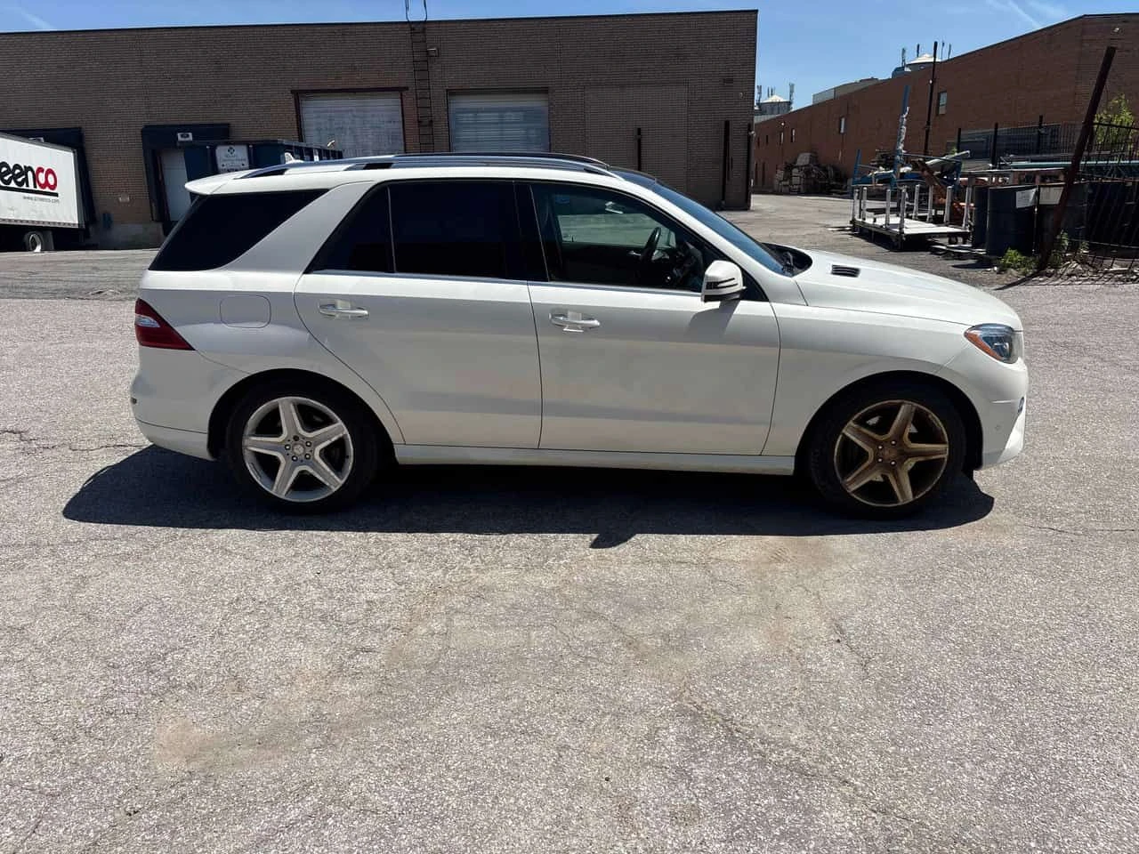 Mercedes-Benz ML 350 4MATIC * HARMON/KARDON* ОБДУХВАНЕ* ПАНОРАМА* , снимка 4 - Автомобили и джипове - 54775288