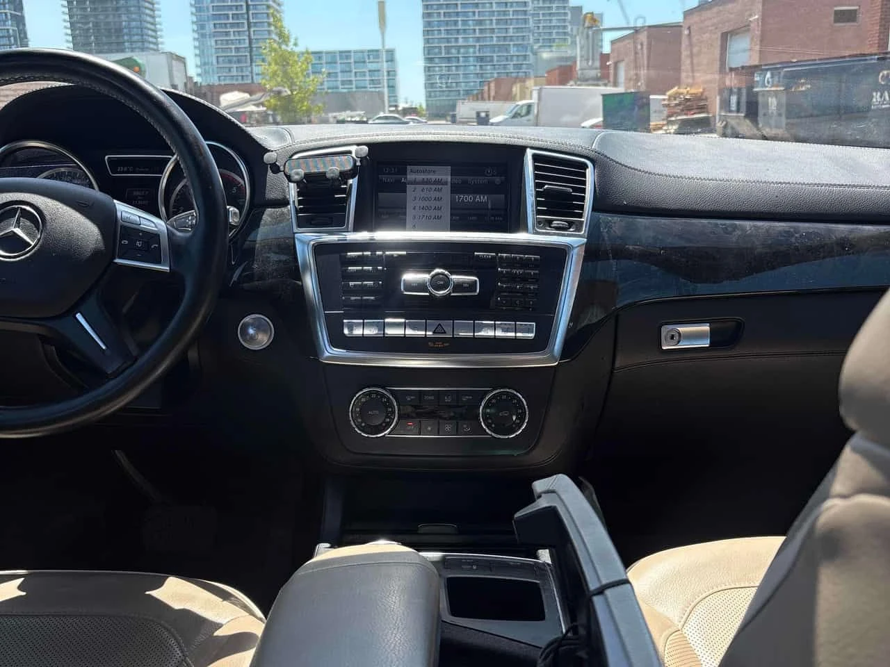 Mercedes-Benz ML 350 4MATIC * HARMON/KARDON* ОБДУХВАНЕ* ПАНОРАМА* , снимка 9 - Автомобили и джипове - 54775288