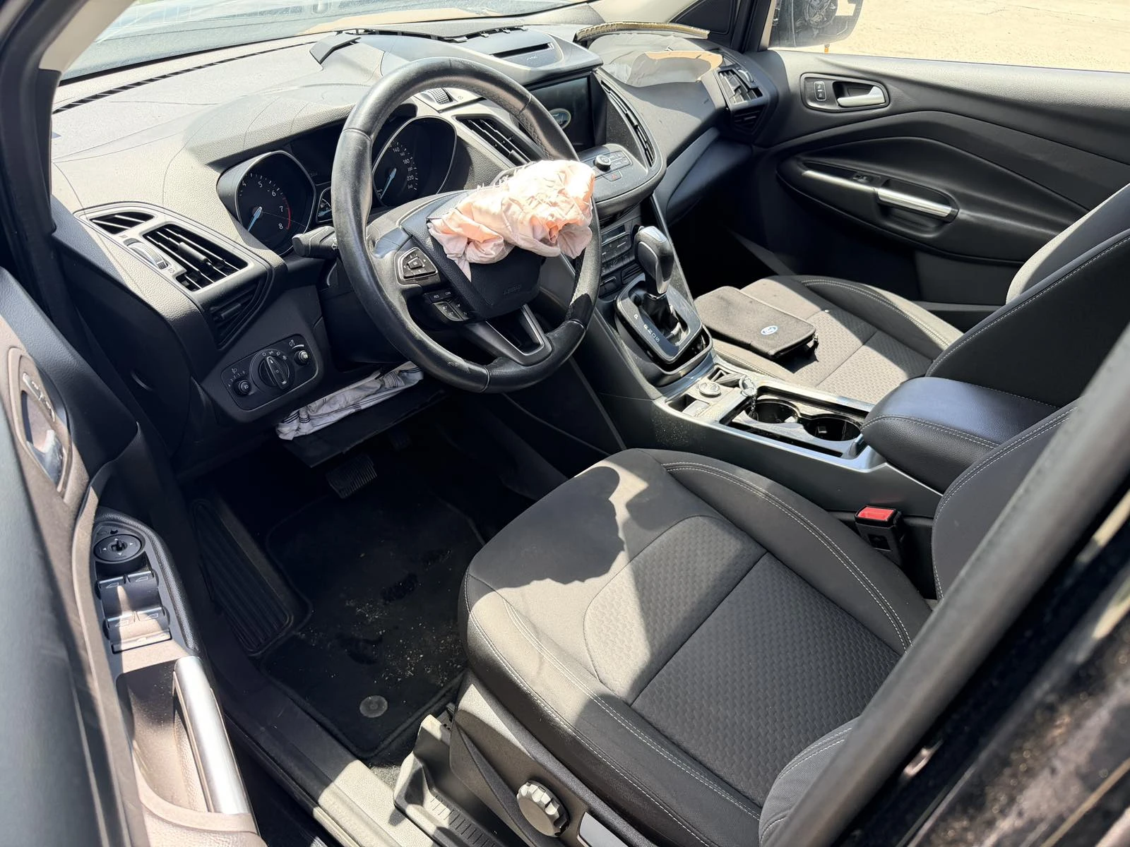 Ford Kuga 1.5 EcoBoost , снимка 5 - Автомобили и джипове - 54988991