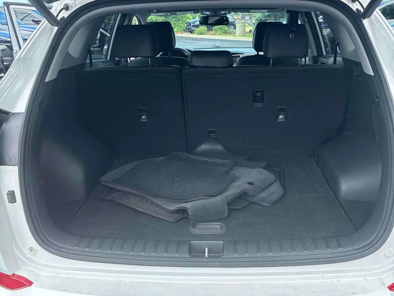 Hyundai Tucson Luxury  CARFAX | Mobile.bg � ����������� 11