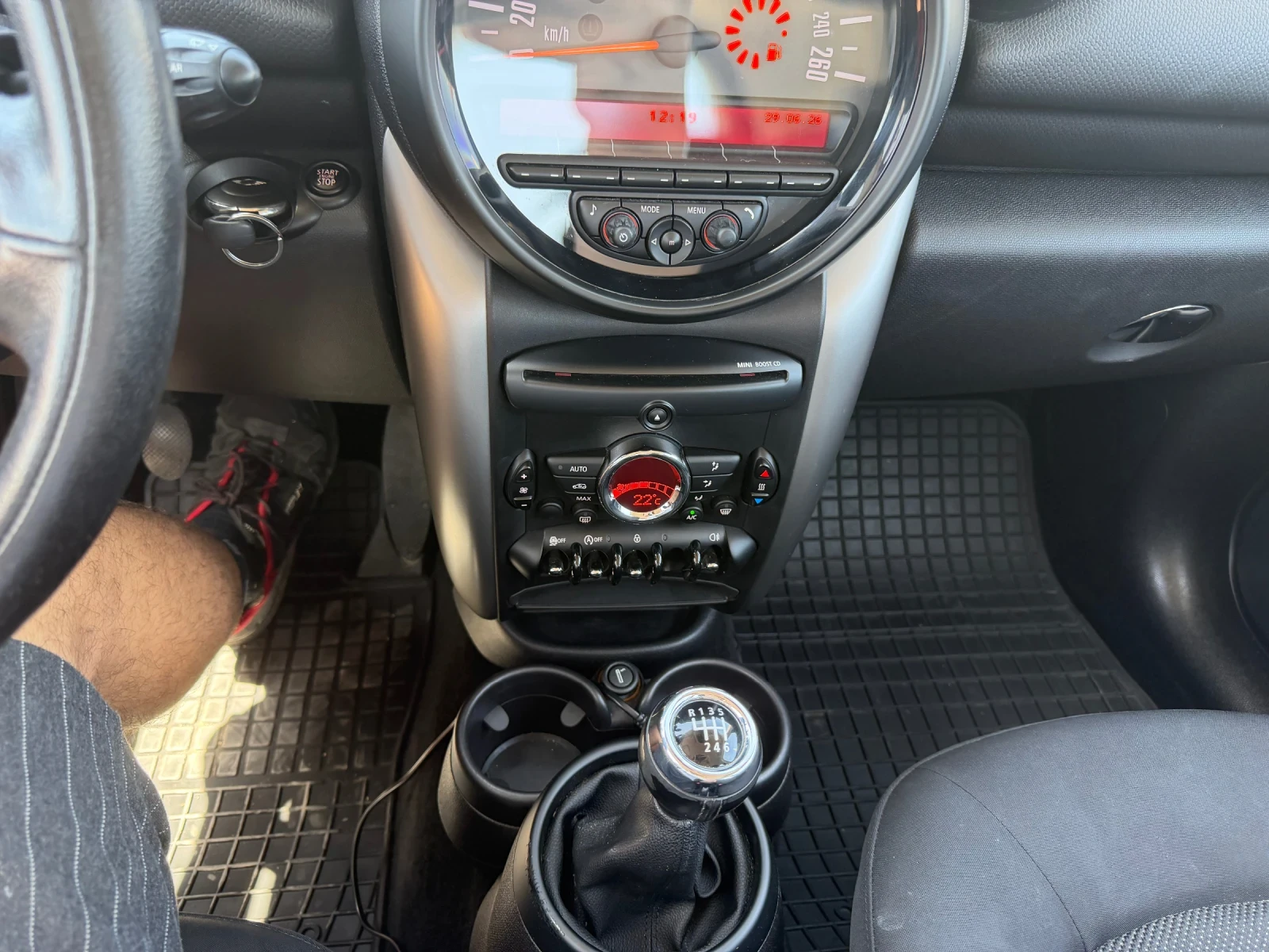 Mini Countryman 2.0D (СМЕНЕНИ ВЕРИГИ) !!!, снимка 11 - Автомобили и джипове - 55088102