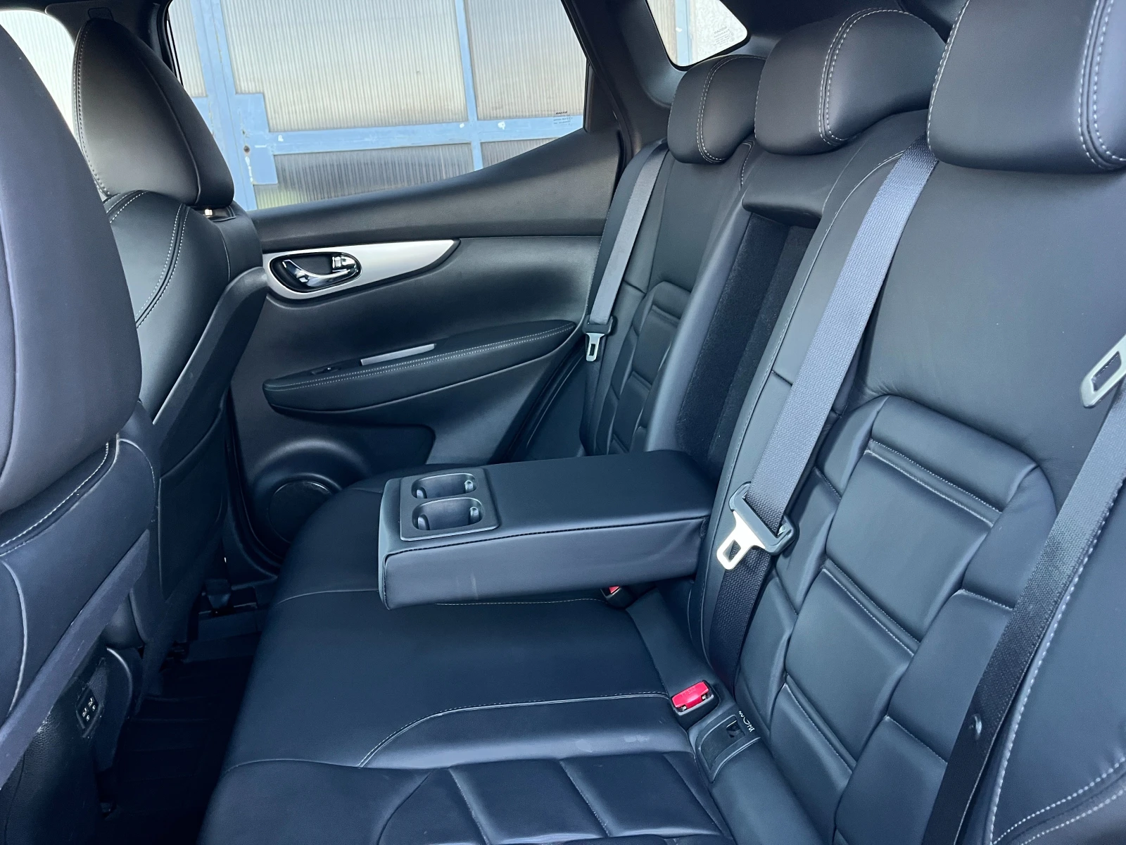 Nissan Qashqai 1.7dCi TEKNA 4X4 AUT, снимка 9 - Автомобили и джипове - 55506081