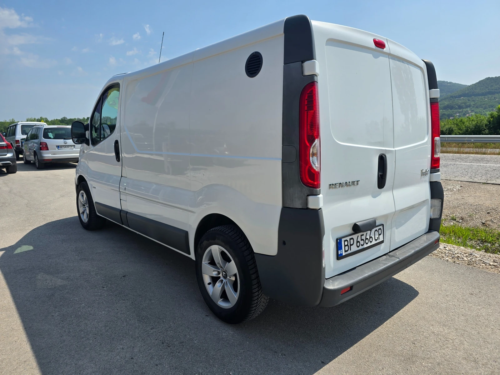 Renault Trafic 2.0DCI 114кс. КЛИМАТИК ! ! РЕАЛНИ КИЛОМЕТРИ - изображение 3