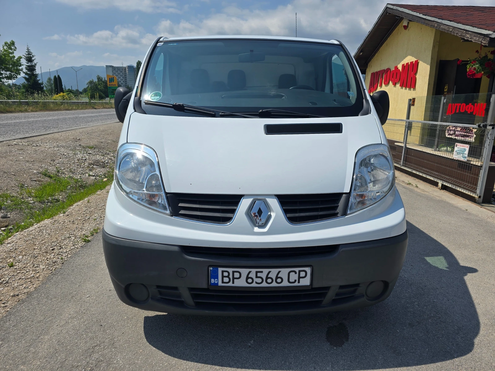 Renault Trafic 2.0DCI 114кс. КЛИМАТИК ! ! РЕАЛНИ КИЛОМЕТРИ - изображение 8