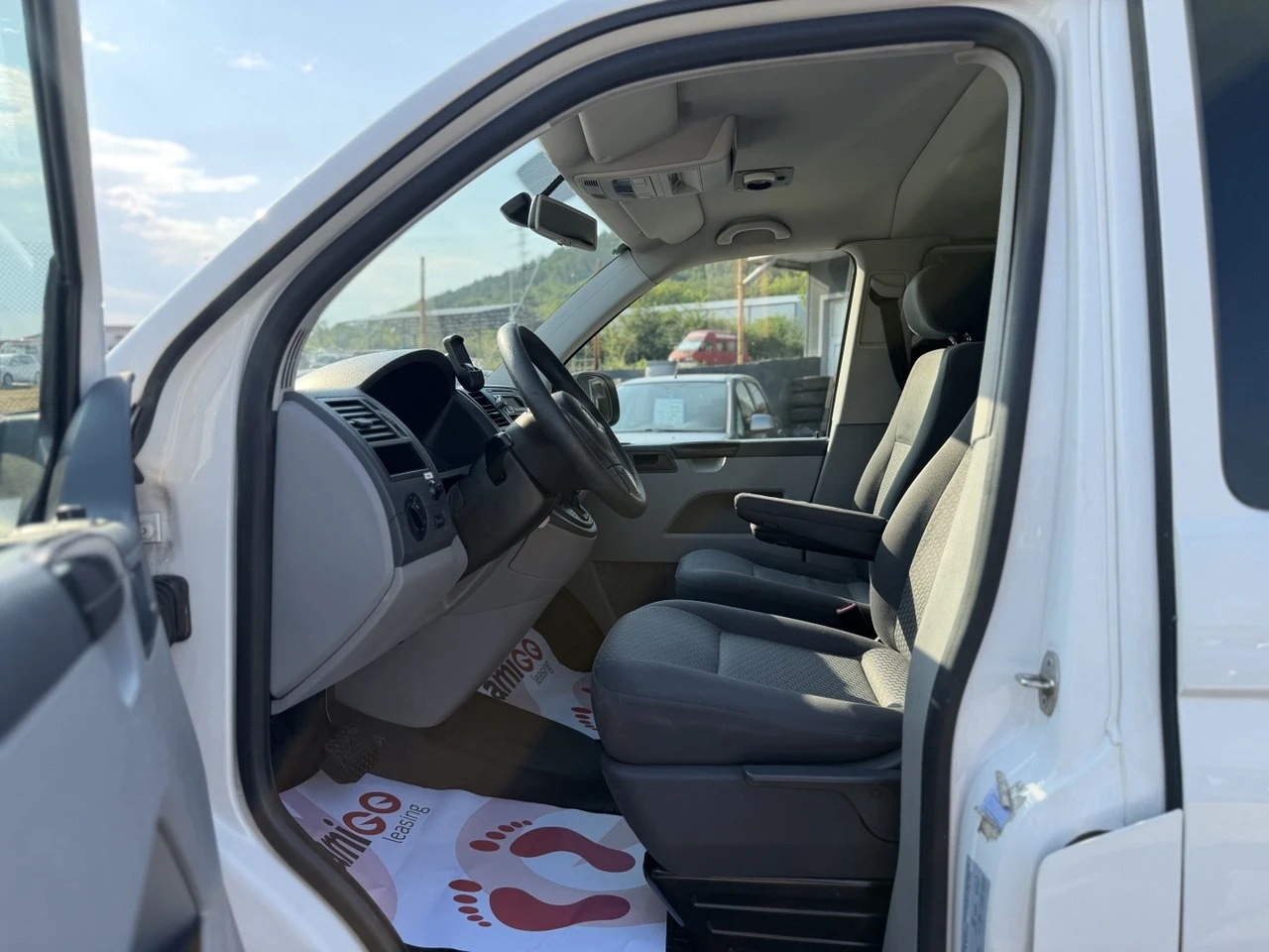 VW Caravelle 2.0TDI DSG 4x4 9МЕСТА, снимка 9 - Бусове и автобуси - 55579743