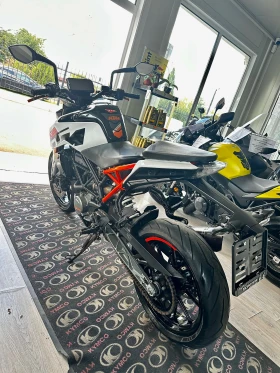 Ktm Duke 125 ABS/LED 08.2017г., снимка 9
