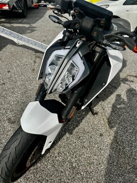 Ktm Duke 125 ABS/LED 08.2017г., снимка 16